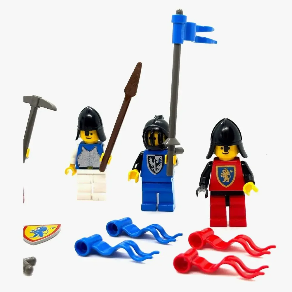 Vintage LEGO 6 Castle Minifigures & Weapons, Helmets, Flags, Shield
